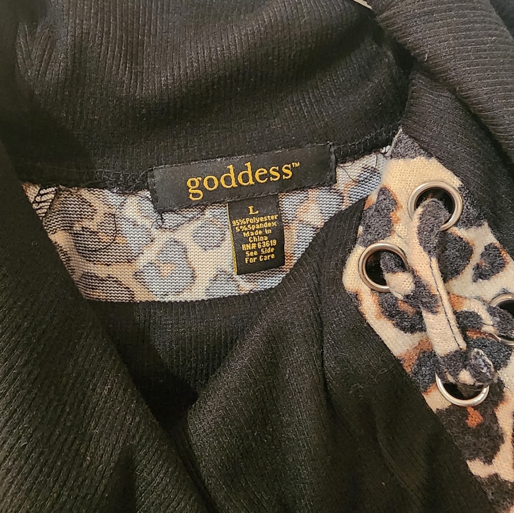 Sweater - Picture 2 of 4